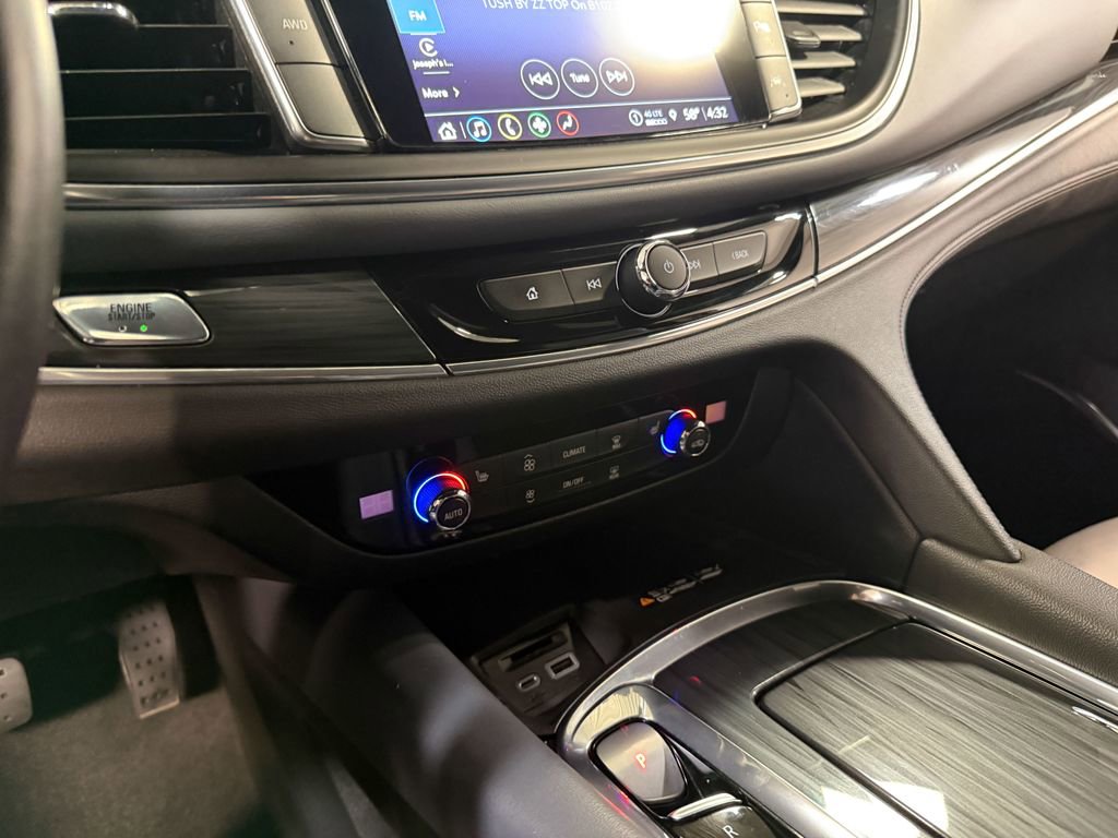 Used 2023 Buick Enclave Essence AWD/4WD image 81