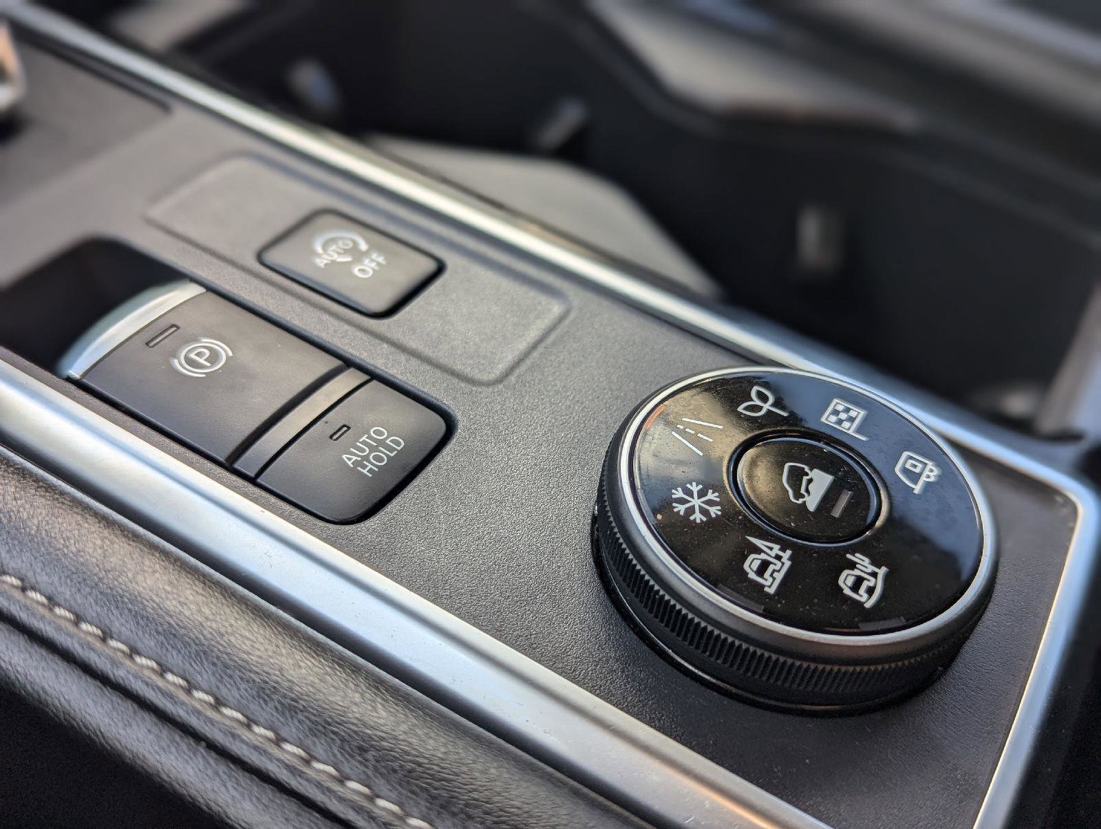 Used 2024 Nissan Pathfinder SL AWD/4WD image 21