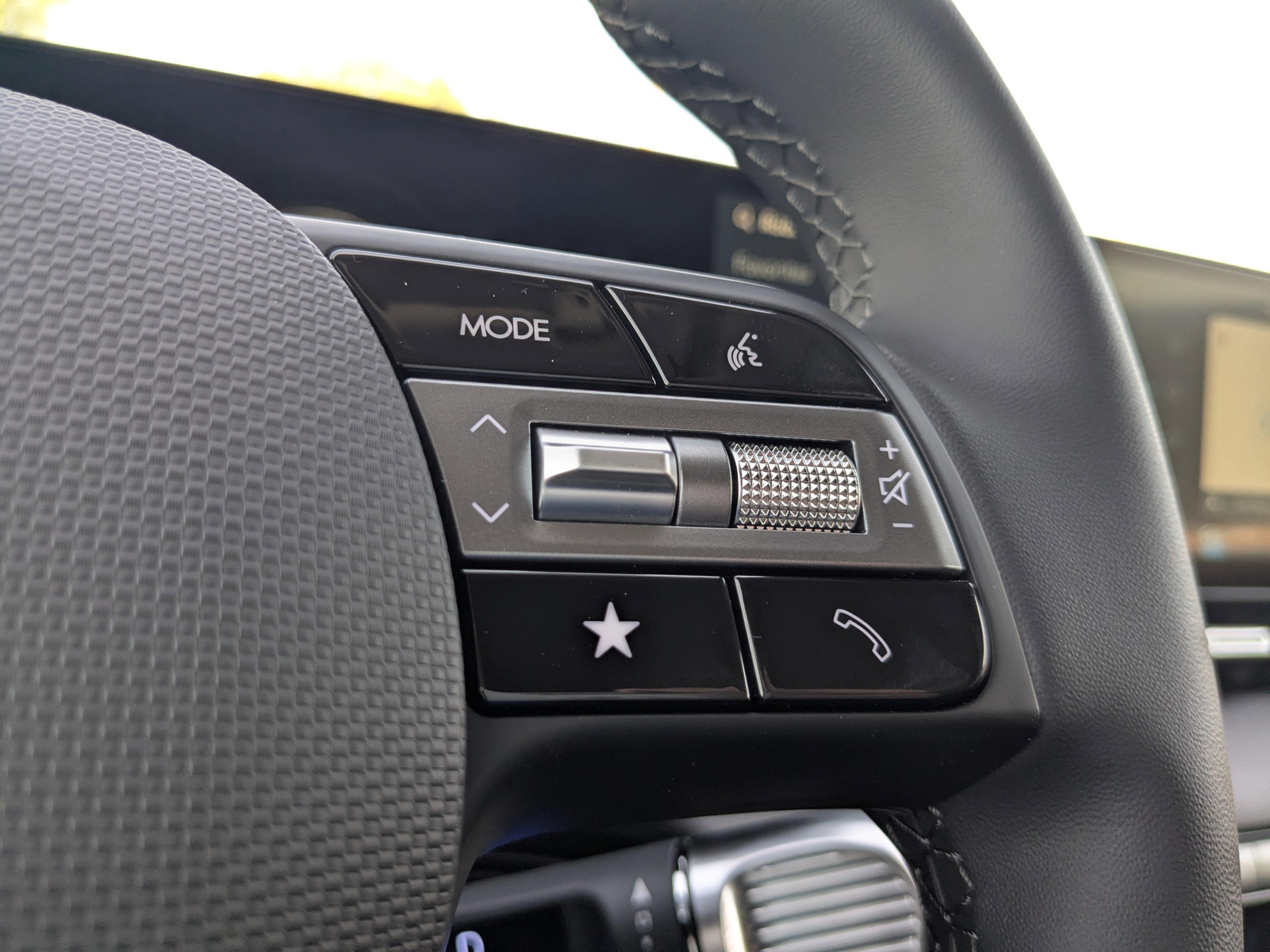 New 2025 Hyundai Ioniq 5 SE image 22