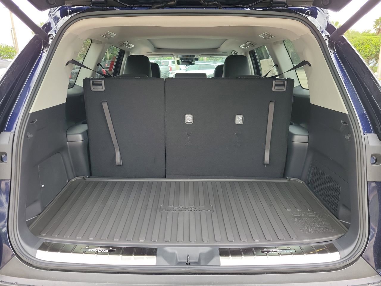 New 2026 Toyota Grand Highlander Platinum image 9