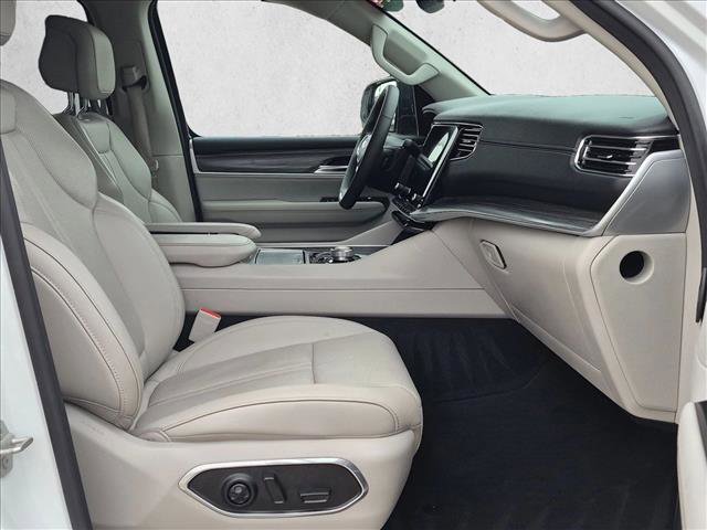 Used 2024 Jeep Wagoneer L Series II RWD image 21