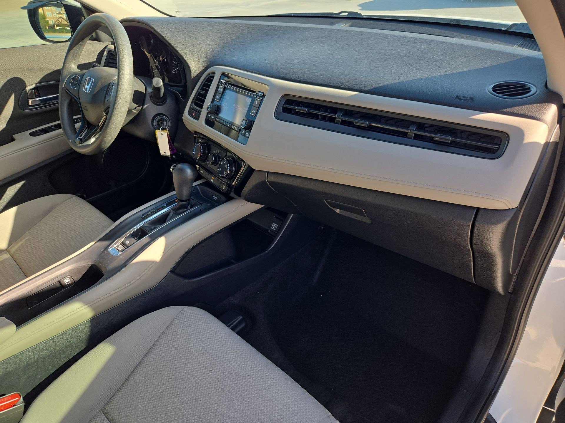 Used 2022 Honda HR-V LX image 30