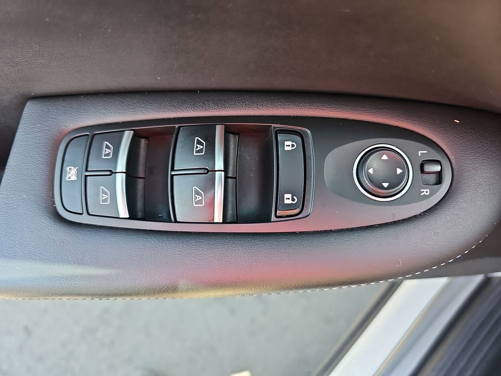 Used 2021 INFINITI QX50 Luxe AWD/4WD image 31