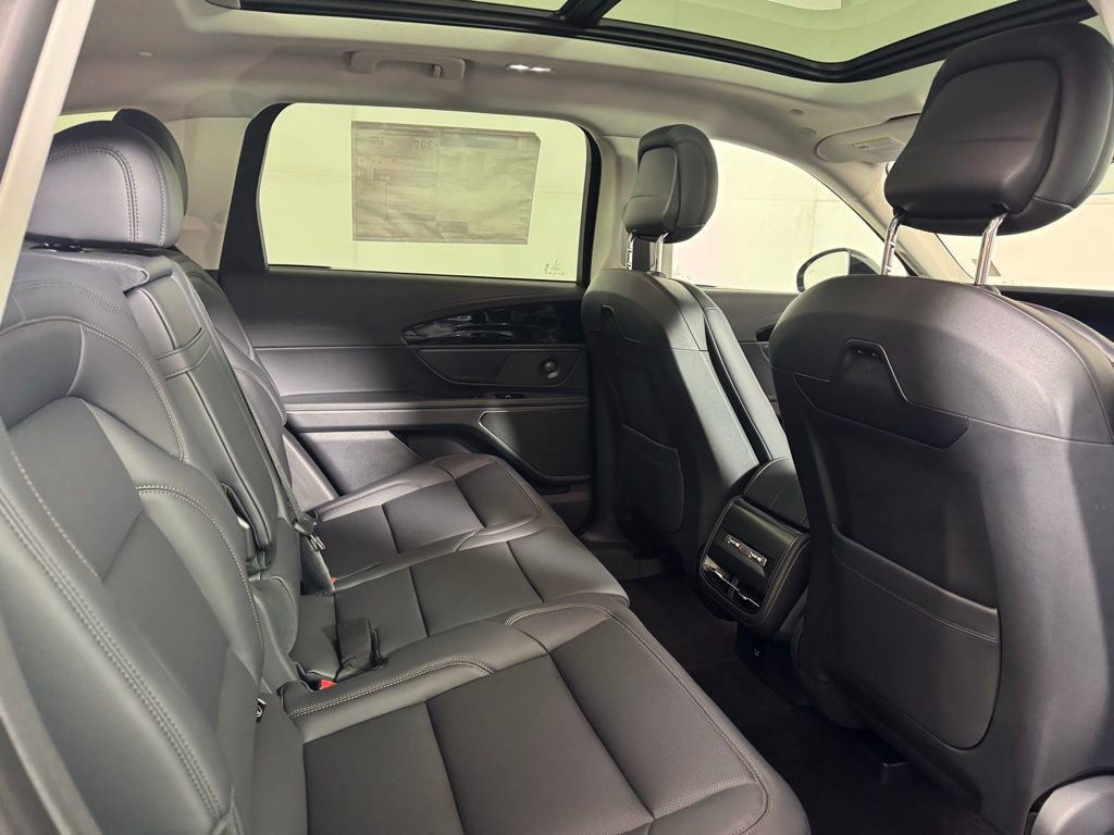 New 2026 Lincoln Nautilus Premier w/ Equipment Group 102A AWD/4WD image 18