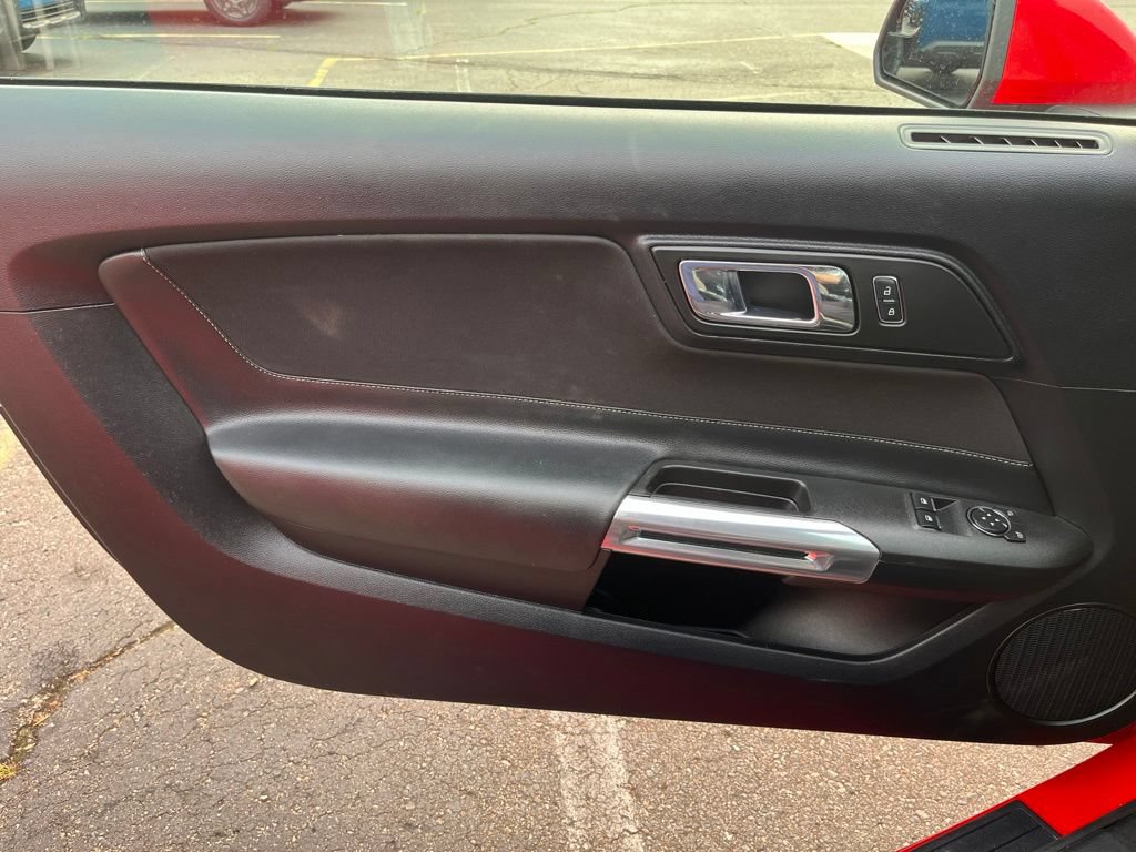 Used 2017 Ford Mustang Coupe RWD image 26
