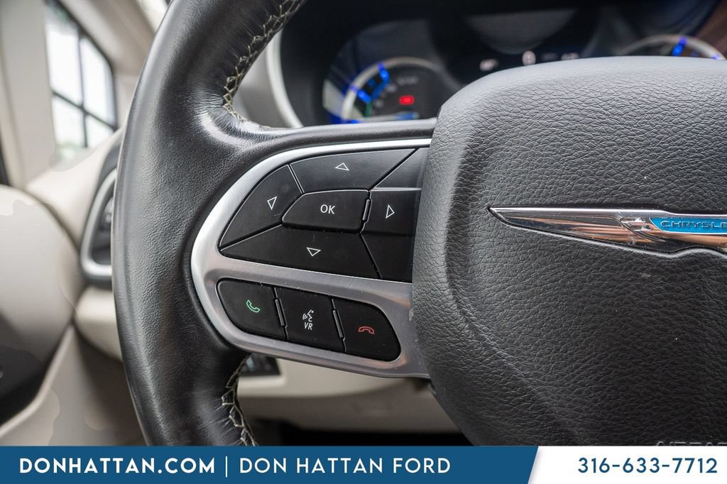 Used 2021 Chrysler Pacifica Touring-L FWD image 10