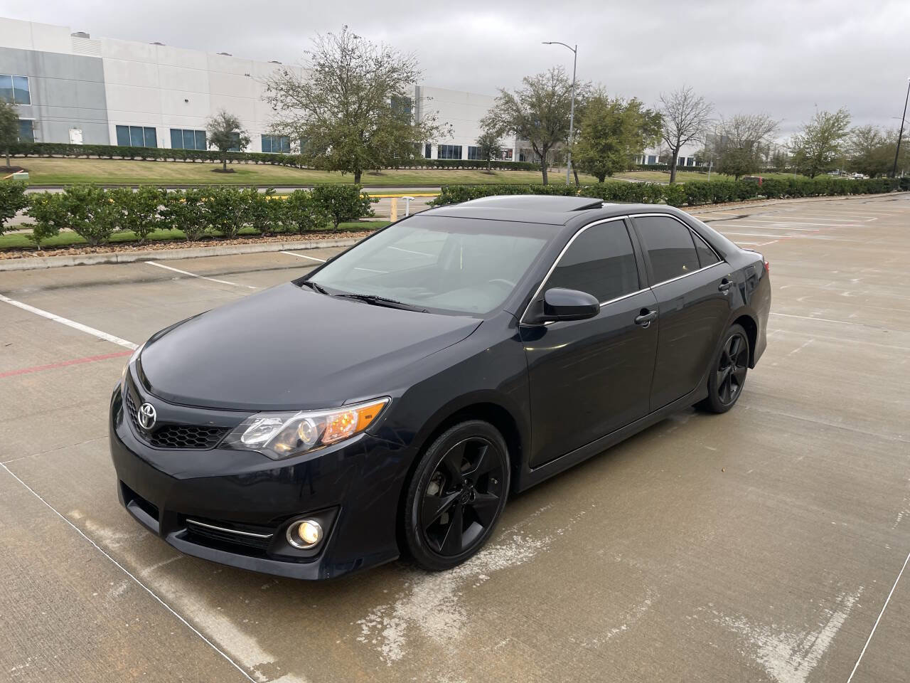Used 2014 Toyota Camry SE