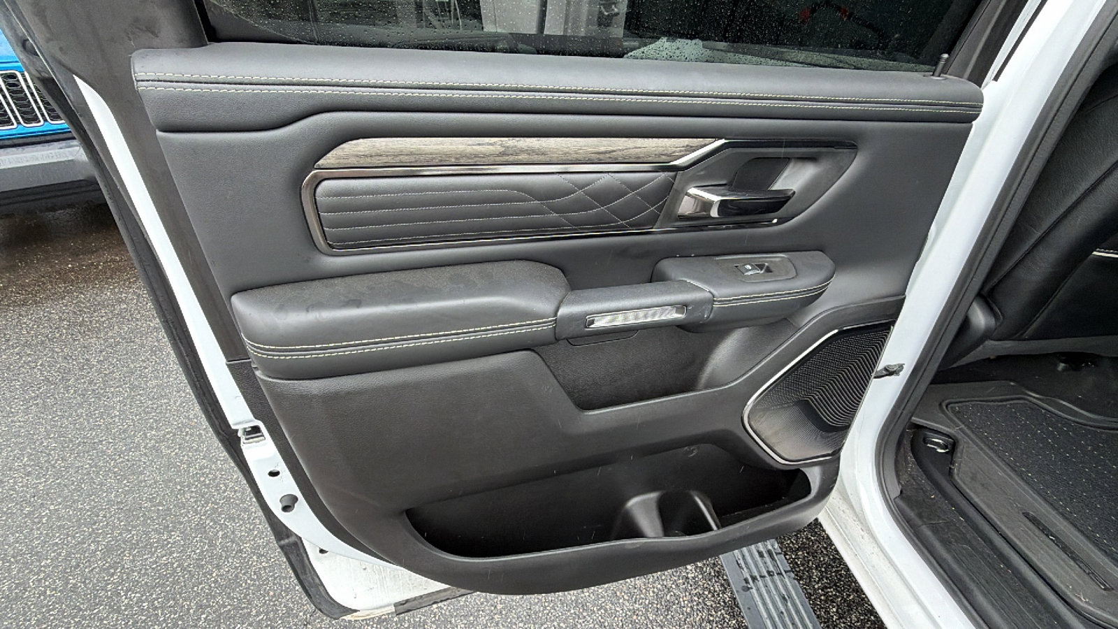 Used 2025 RAM 1500 Limited AWD/4WD image 24
