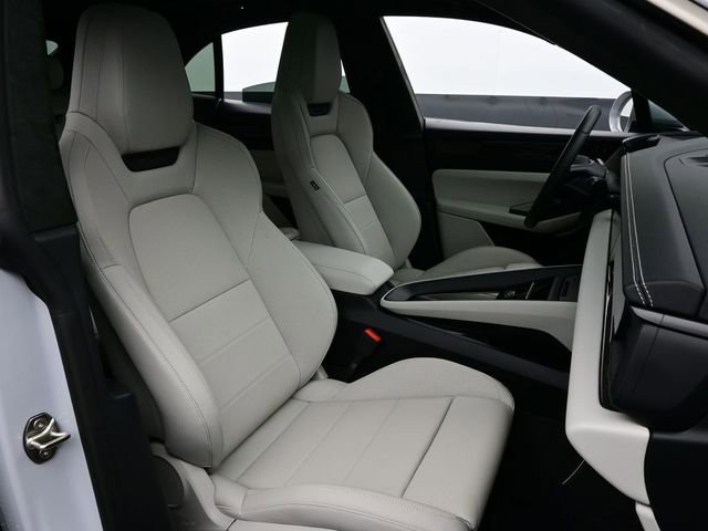 New 2025 Porsche Macan Turbo Electric image 18