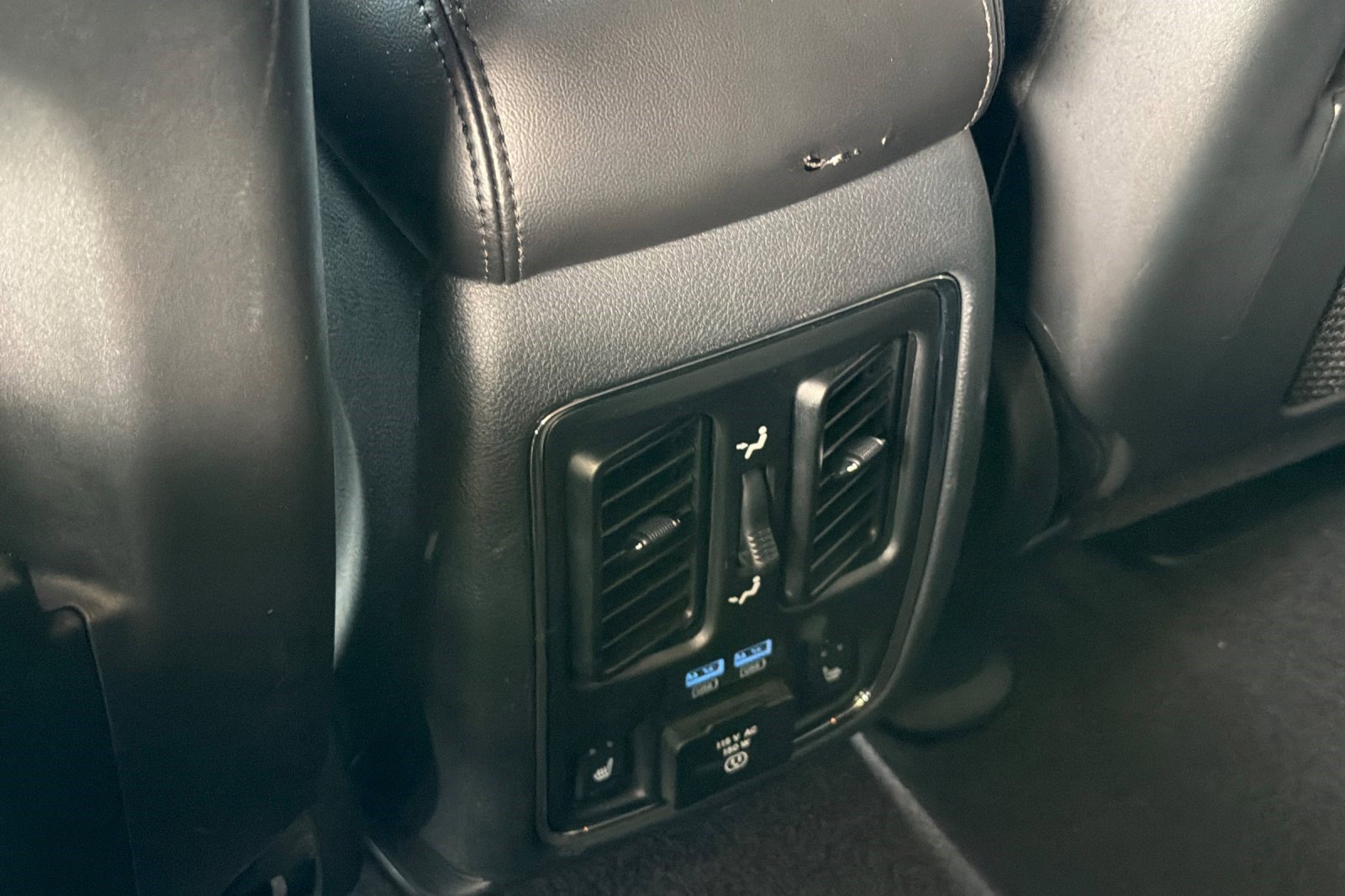 Used 2018 Jeep Grand Cherokee Limited image 16