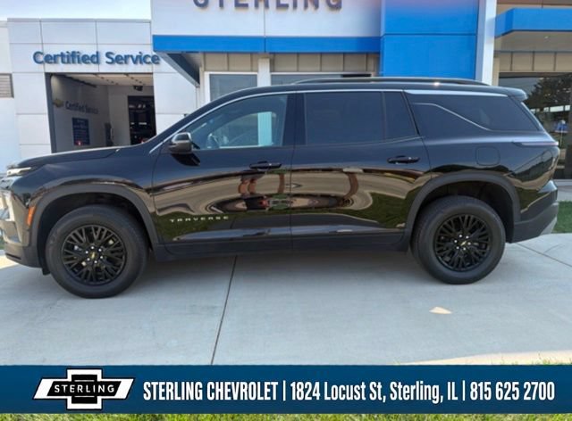 Used 2025 Chevrolet Traverse LT AWD/4WD image 2