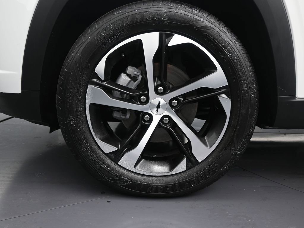 Used 2025 Chevrolet Trax RS w/ Driver Confidence Package image 10