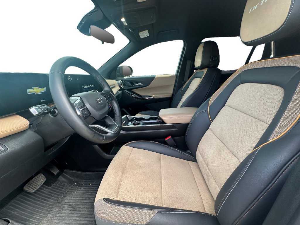 Used 2025 Chevrolet Equinox ACTIV w/ Convenience Package III AWD/4WD image 13