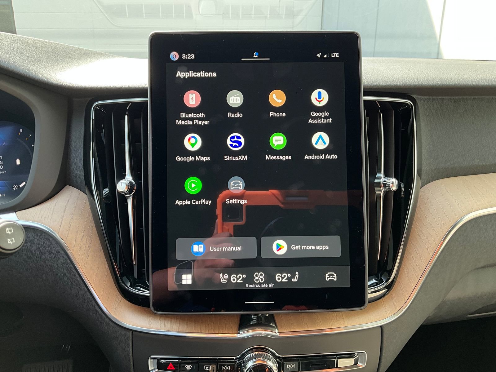 New 2026 Volvo XC60 B5 Plus w/ Climate Package AWD/4WD image 18