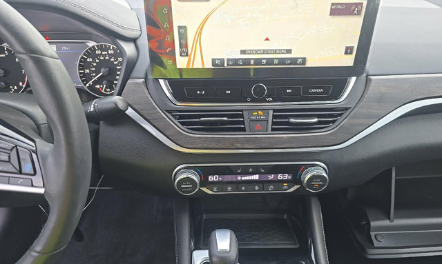 Used 2023 Nissan Altima 2.5 SL FWD image 11