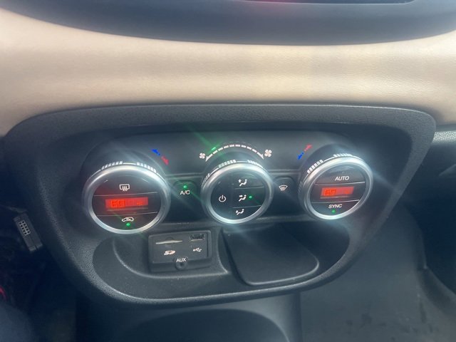 Used 2014 FIAT 500L Lounge image 21