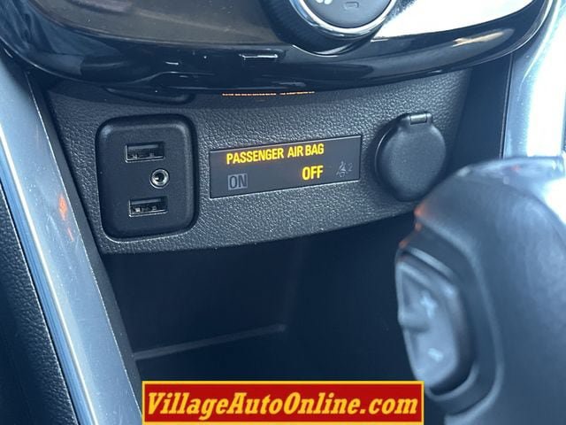 Used 2020 Chevrolet Trax Premier AWD/4WD image 24