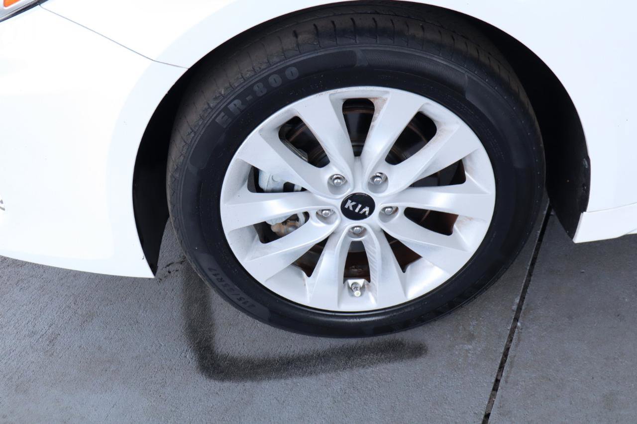 Used 2018 Kia Optima S FWD image 40