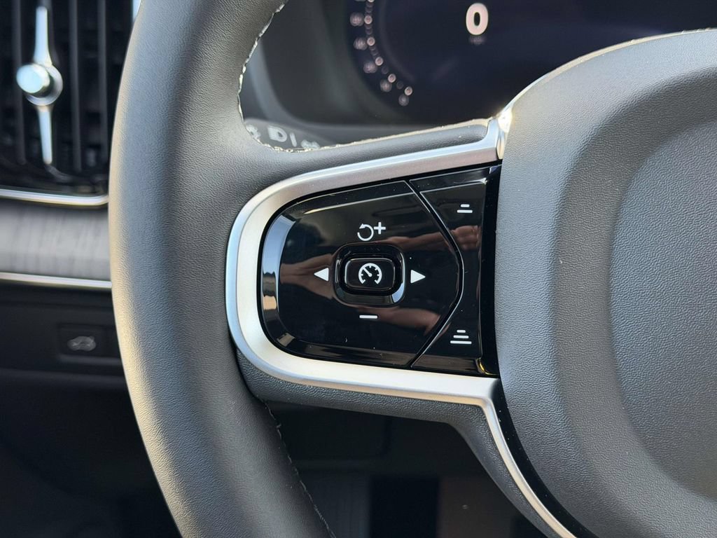 New 2026 Volvo XC90 T8 Ultra w/ Protection Package Premier AWD/4WD image 8
