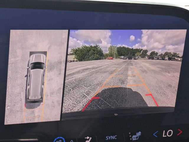 Used 2025 Chevrolet Suburban LT w/ Comfort Package image 22