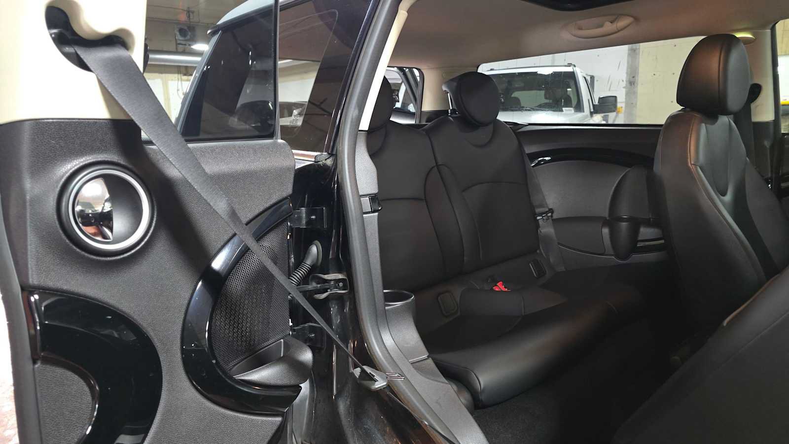 Used 2013 MINI Cooper Clubman FWD image 17