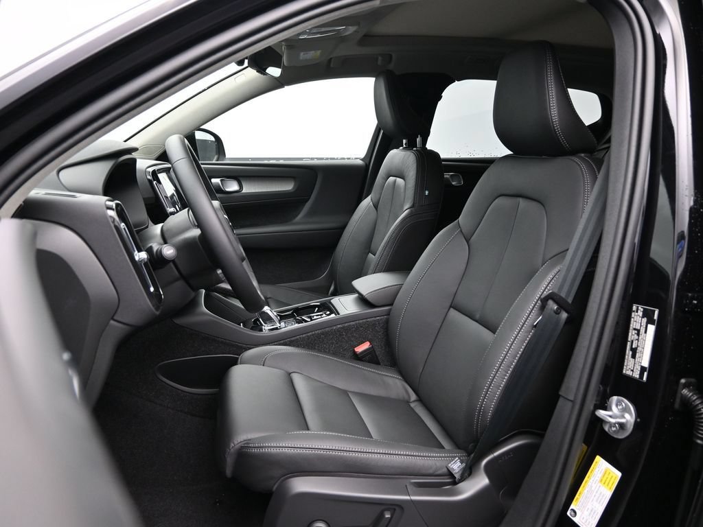 Used 2025 Volvo XC40 B5 Ultra w/ Climate Package AWD/4WD image 24