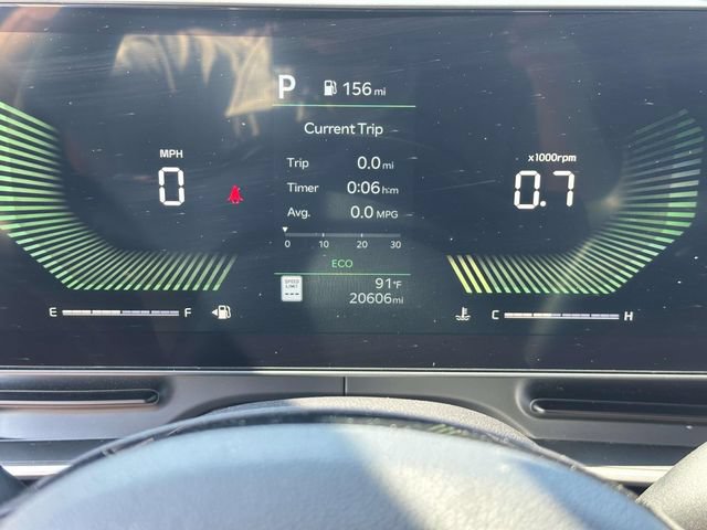 Used 2025 Kia Carnival LX FWD image 28