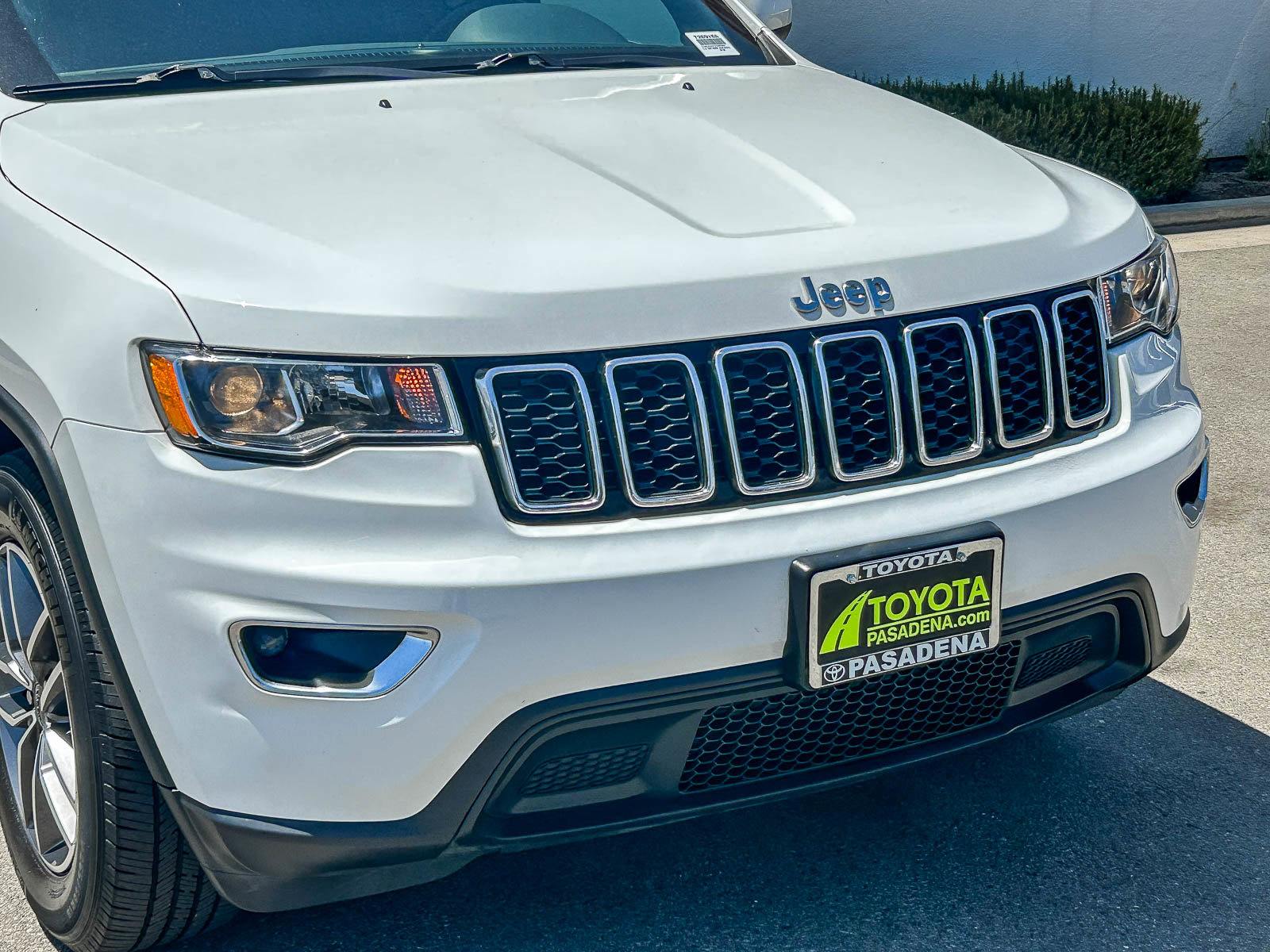 Used 2020 Jeep Grand Cherokee Laredo w/ Laredo X Package RWD image 5