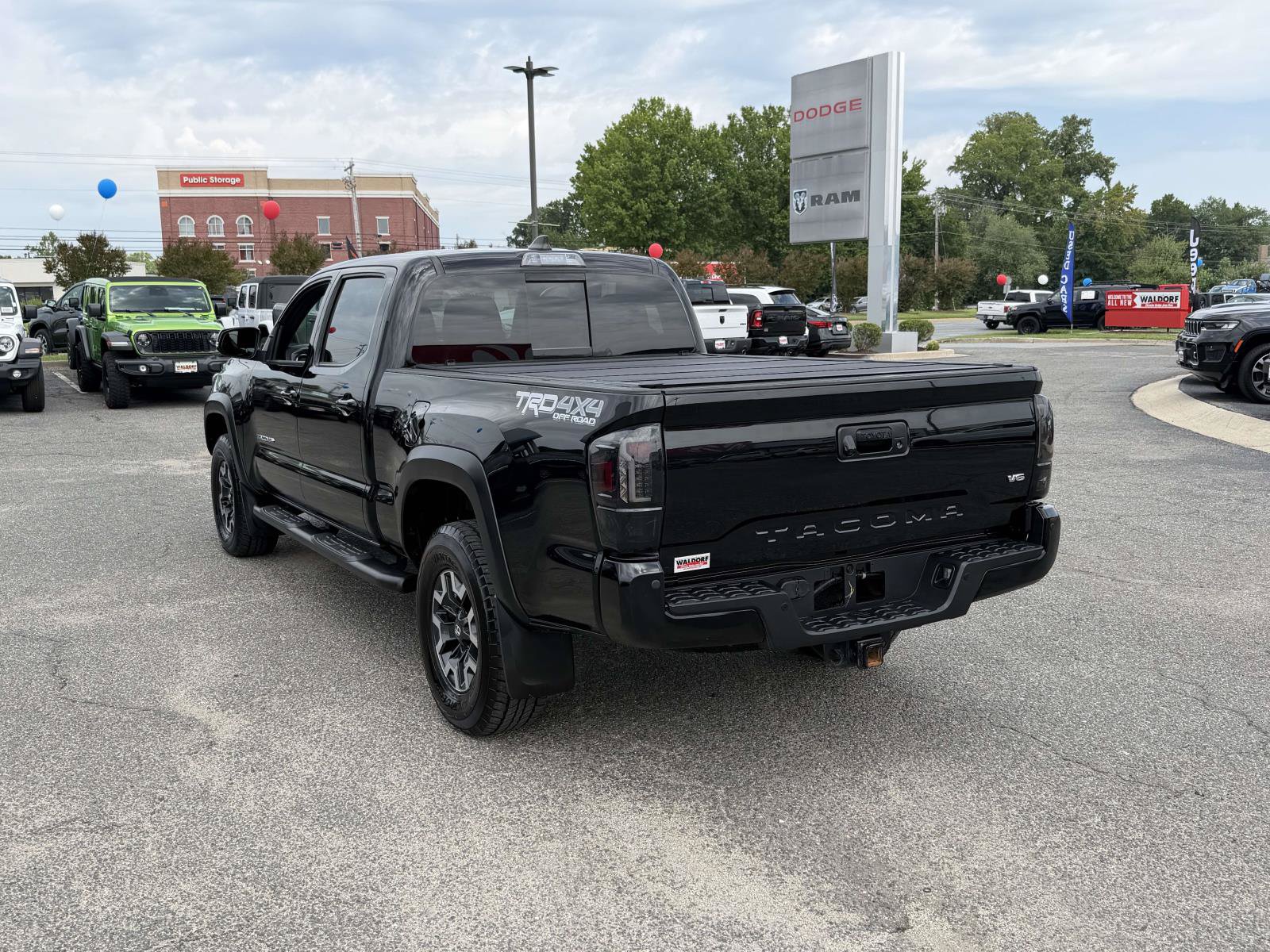 Used 2022 Toyota Tacoma TRD Off-Road w/ TRD Premium Off Road Package AWD/4WD image 5