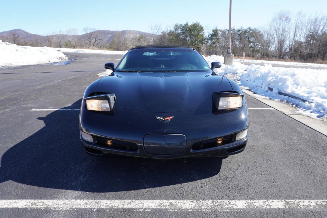 Used 2004 Chevrolet Corvette 2dr Convertible w/ Preferred Equipment Group RWD image 18