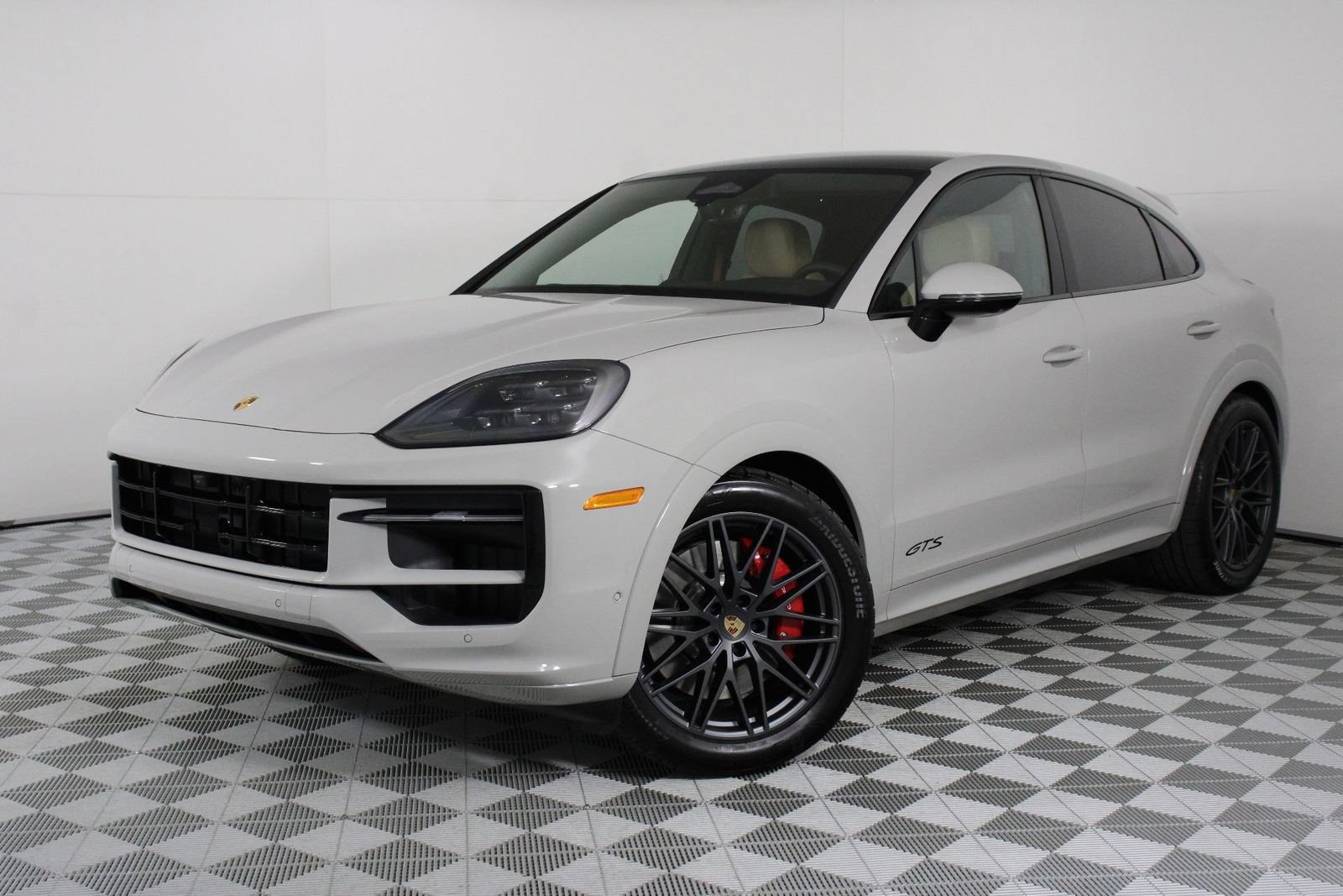 New 2026 Porsche Cayenne GTS AWD/4WD image 1