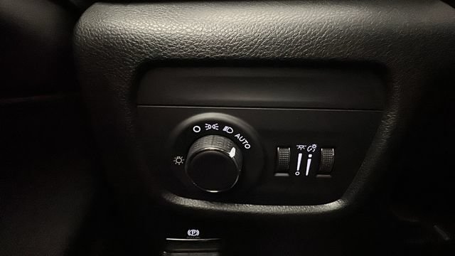 New 2026 Jeep Grand Cherokee Altitude AWD/4WD image 31