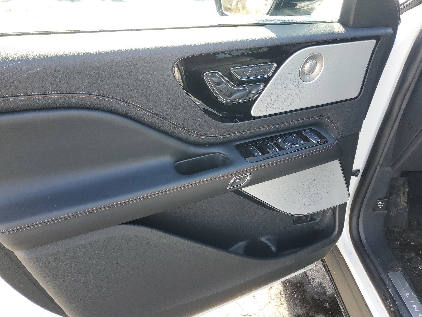 New 2025 Lincoln Aviator Black Label image 8