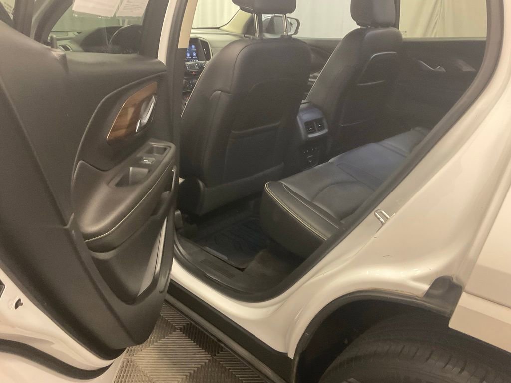 Used 2020 GMC Terrain Denali w/ GMC Pro Grade Package AWD/4WD image 24