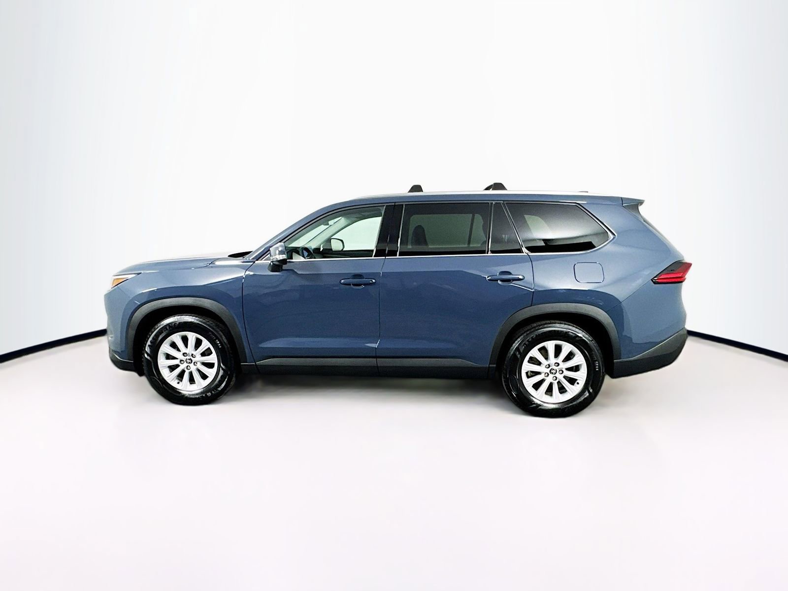 Certified 2025 Toyota Grand Highlander AWD Hybrid image 4