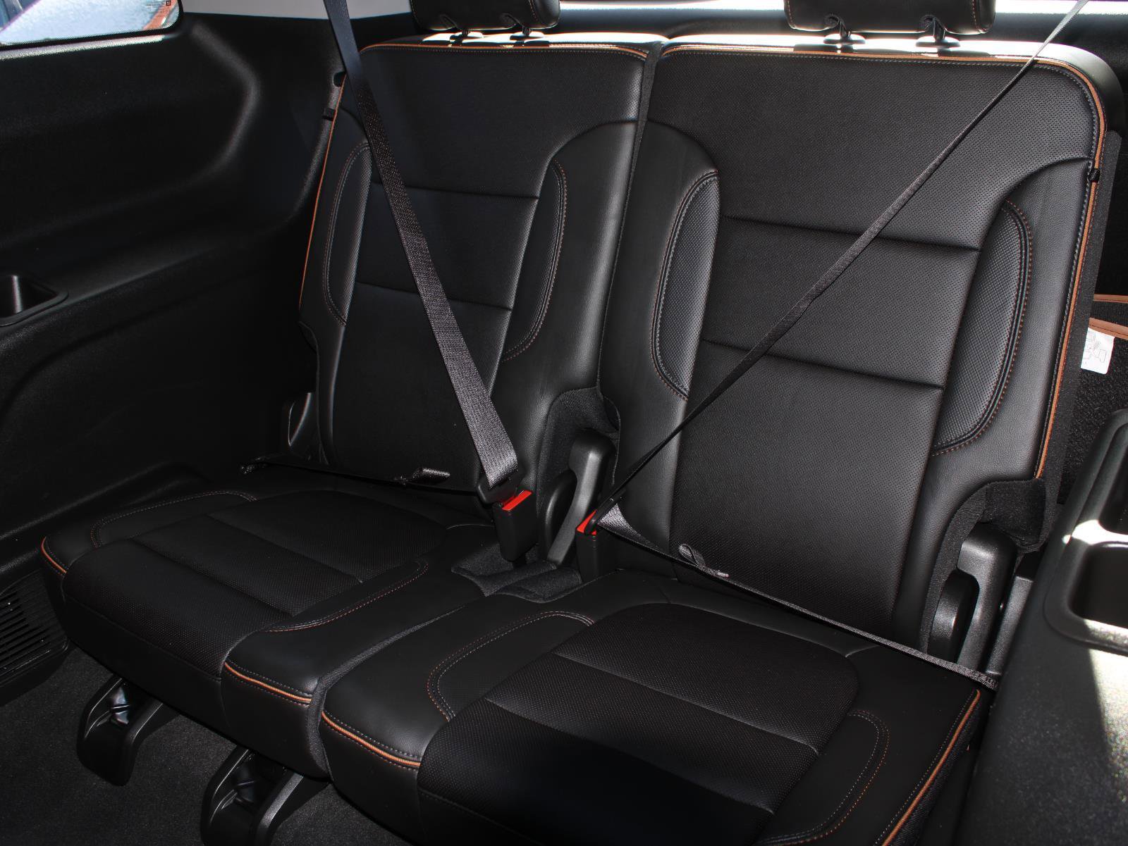 Used 2023 GMC Acadia AT4 image 19