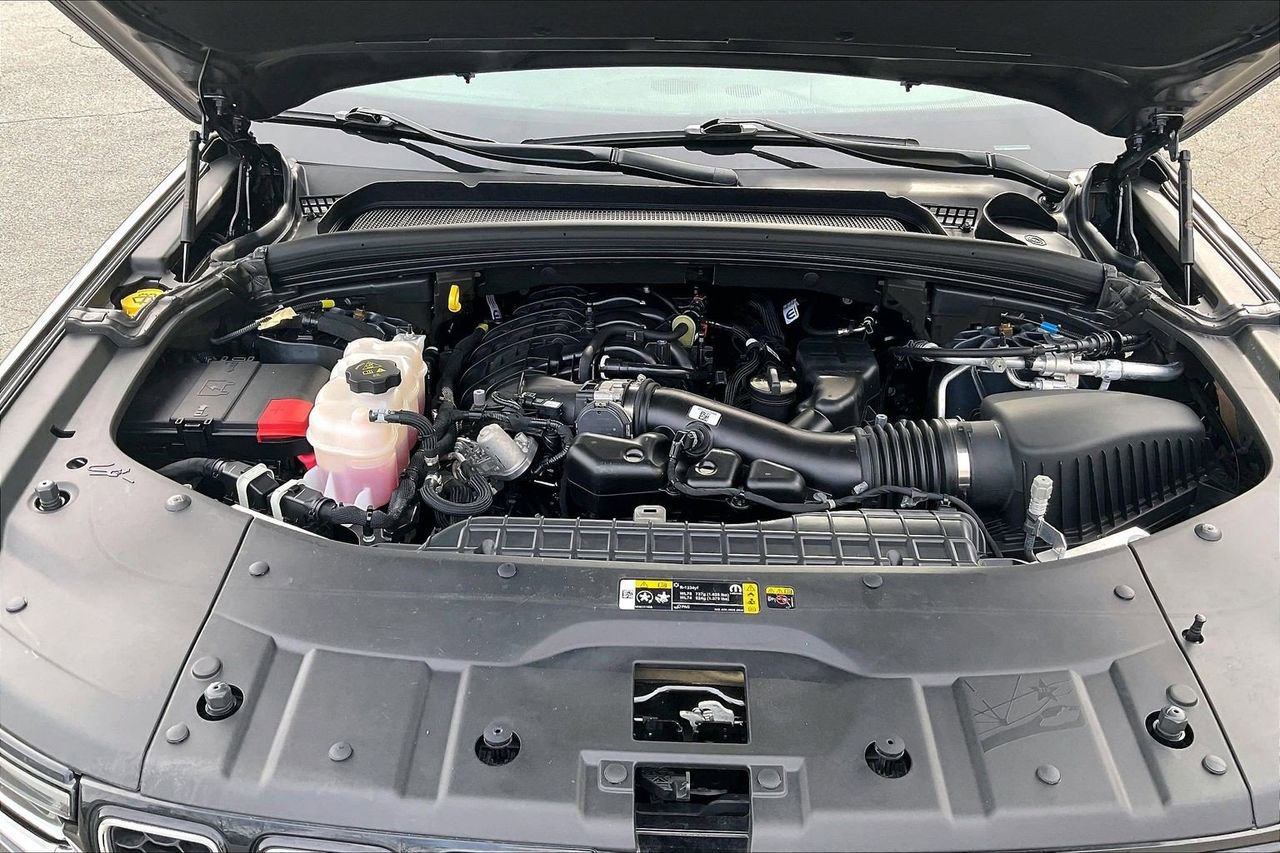 Certified 2024 Jeep Grand Cherokee L Overland w/ Luxury Tech Group IV image 40