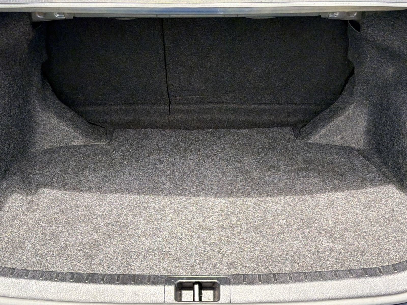 Used 2018 Toyota Corolla SE FWD image 23