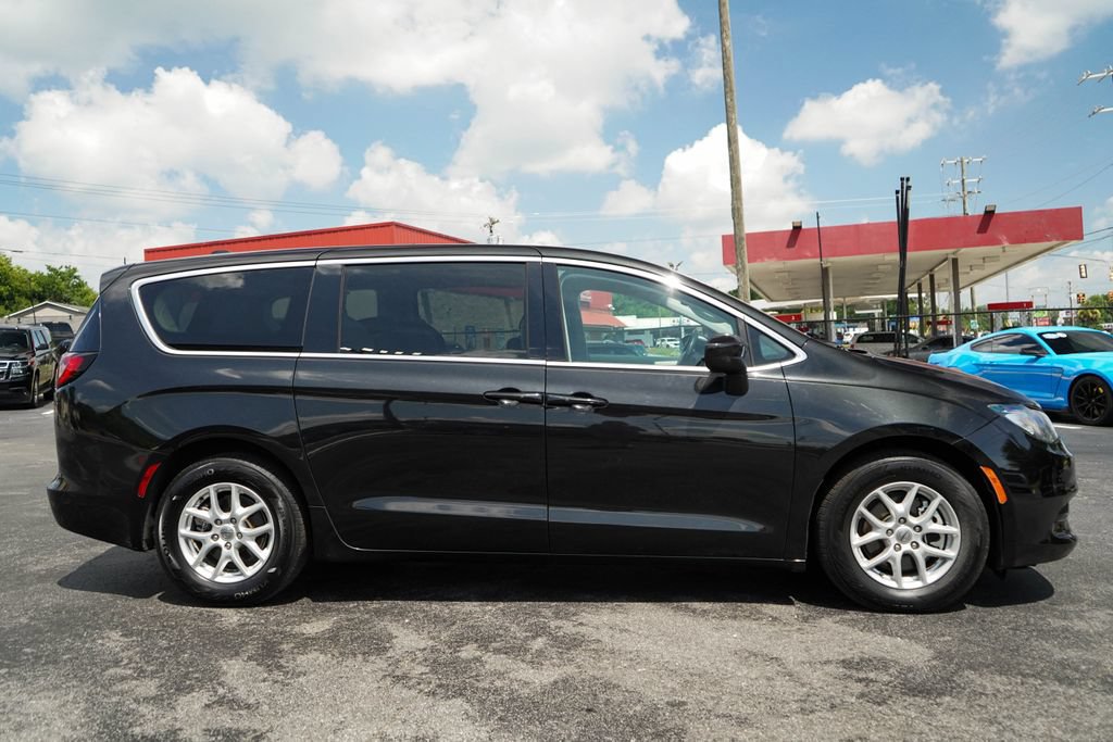 Used 2023 Chrysler Voyager LX FWD video 2