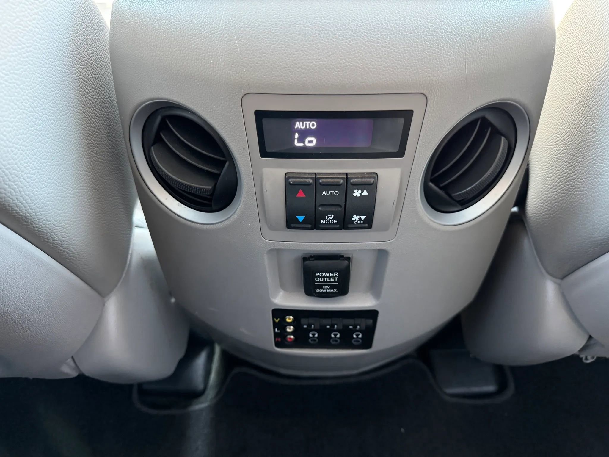 Used 2015 Honda Pilot Touring image 25