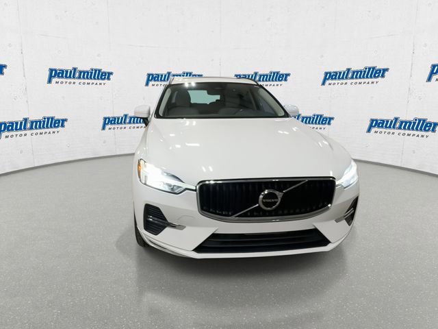 Used 2022 Volvo XC60 B5 Momentum image 3