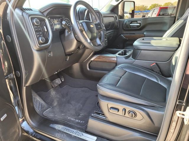 Used 2022 Chevrolet Silverado 2500 High Country image 2