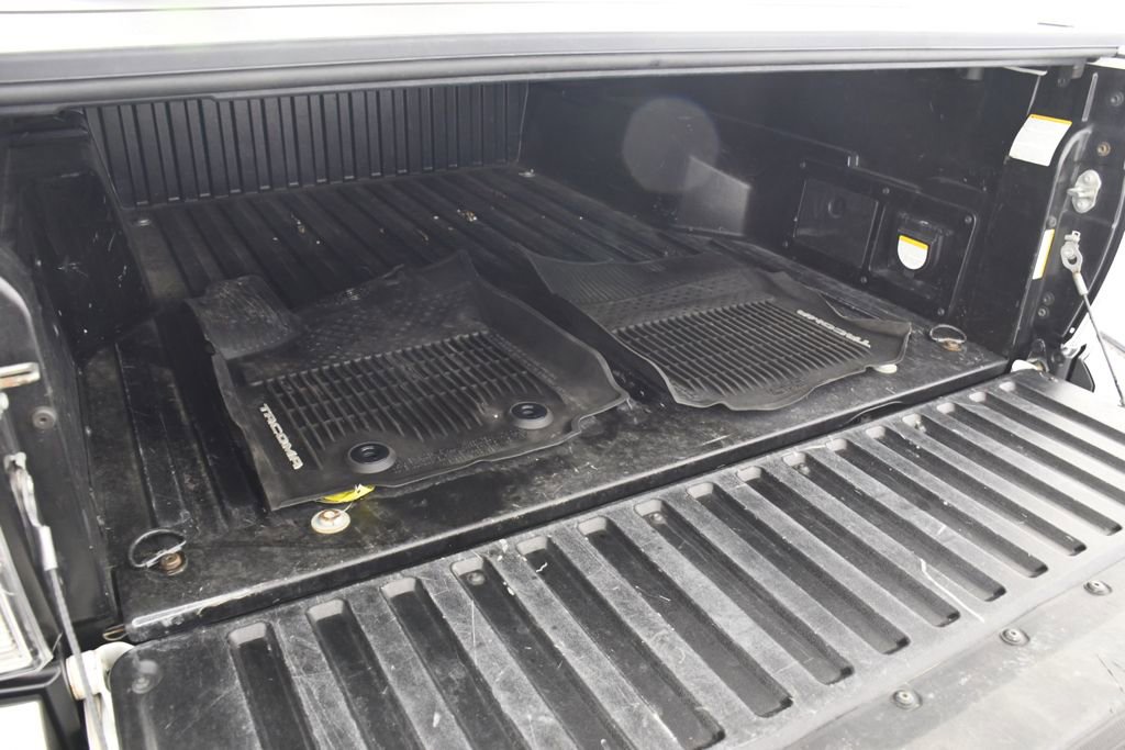 Used 2017 Toyota Tacoma Limited w/ Tow Package image 24