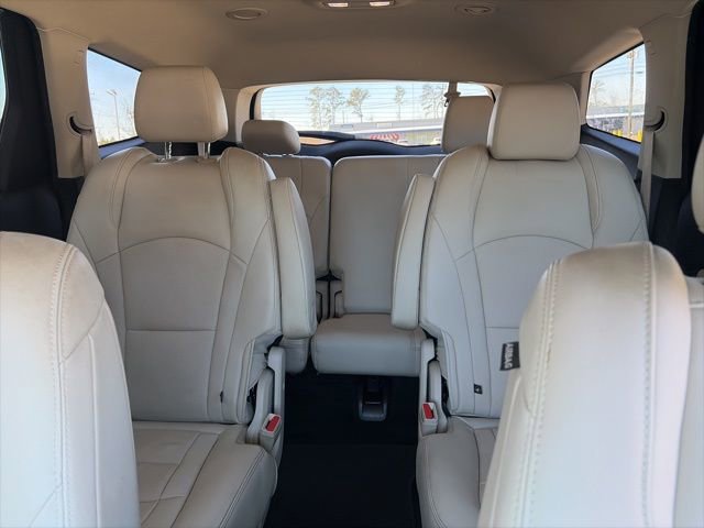 Used 2023 Buick Enclave Essence image 16