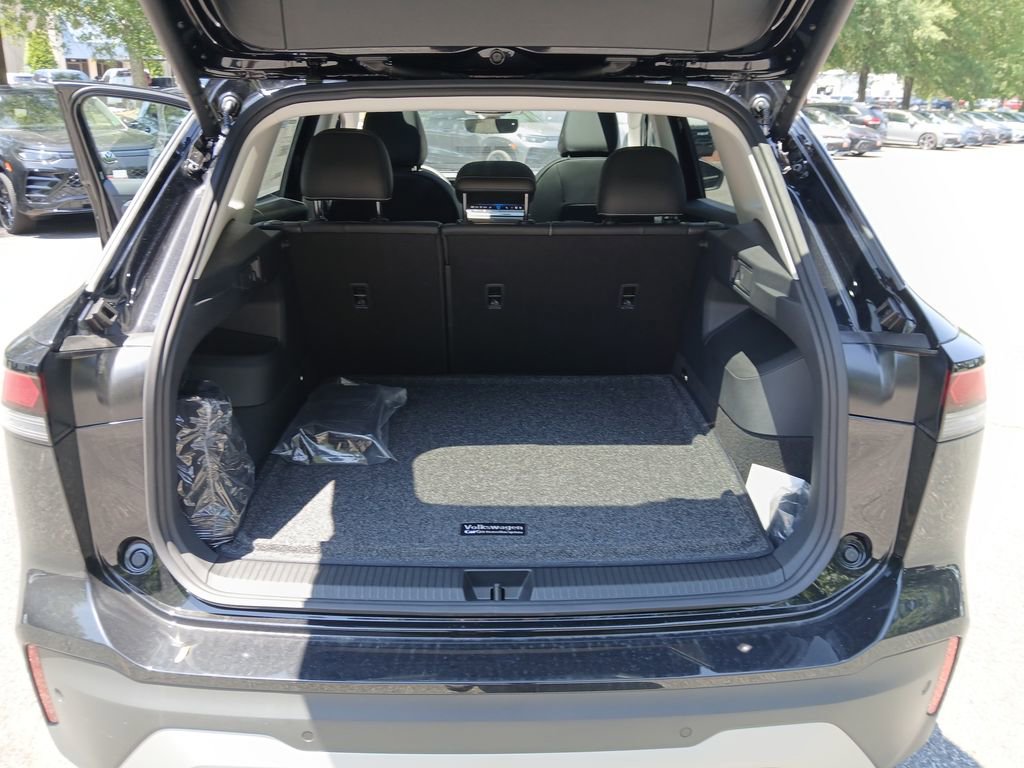 New 2025 Volkswagen Tiguan SE image 22