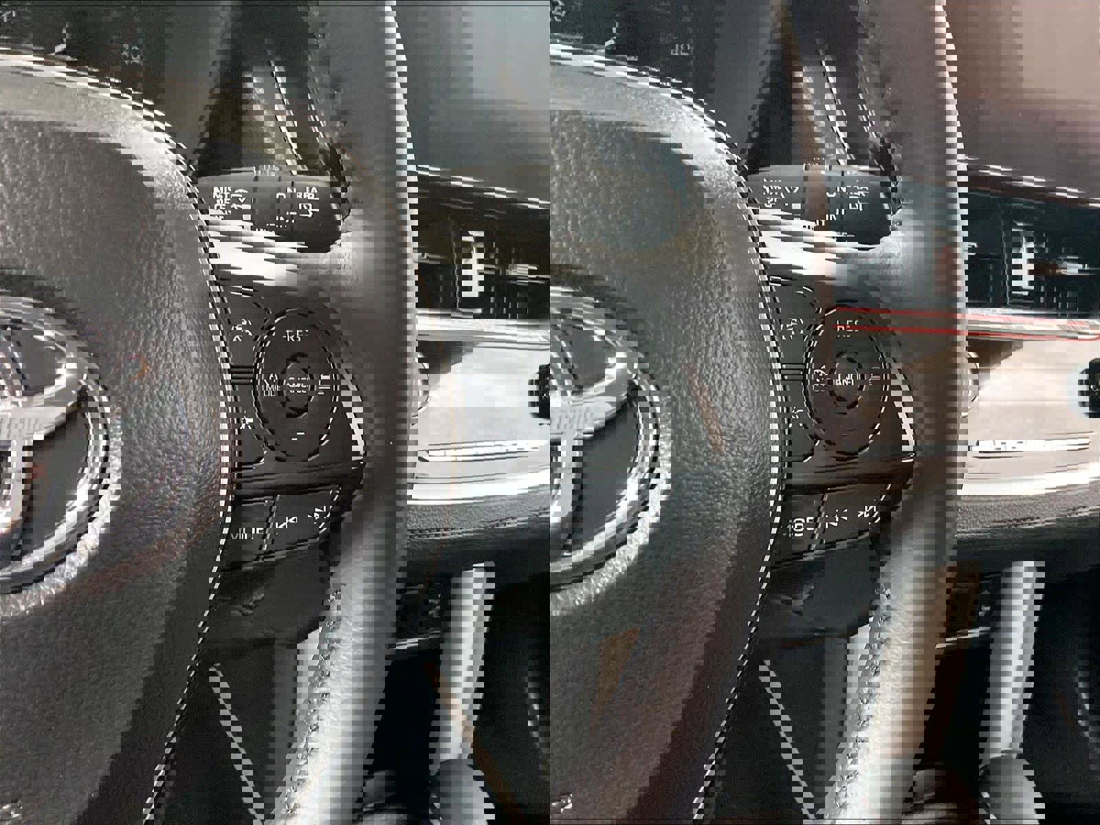 Used 2024 Toyota Corolla Cross LE image 24