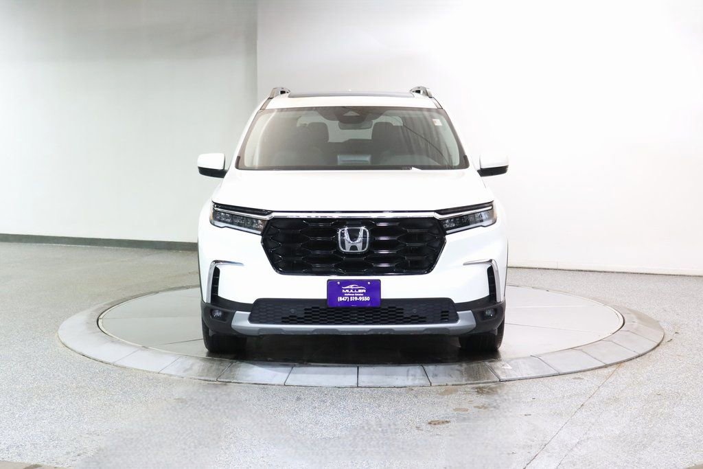 Used 2023 Honda Pilot Touring image 4
