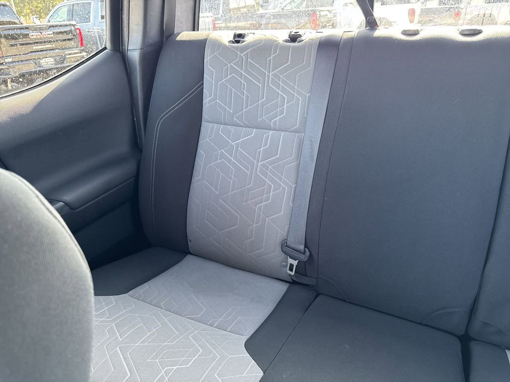 Used 2022 Toyota Tacoma TRD Off-Road image 12