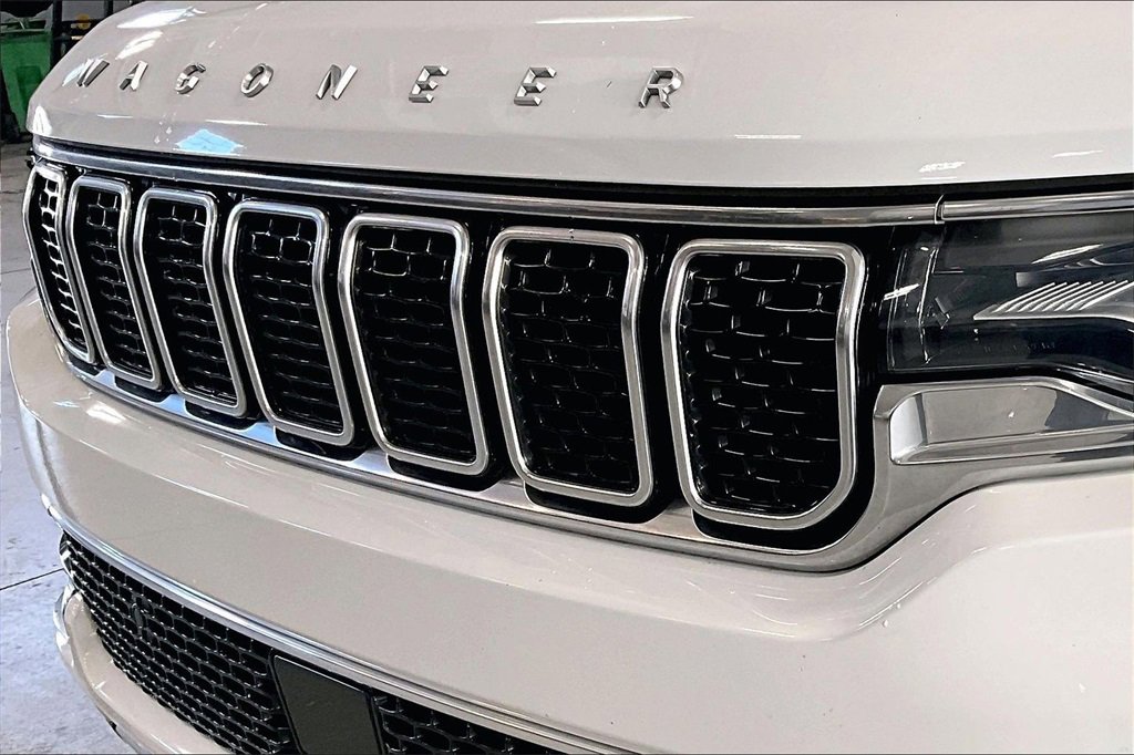 Used 2024 Jeep Wagoneer L Series II w/ Flexible Seating Group image 30