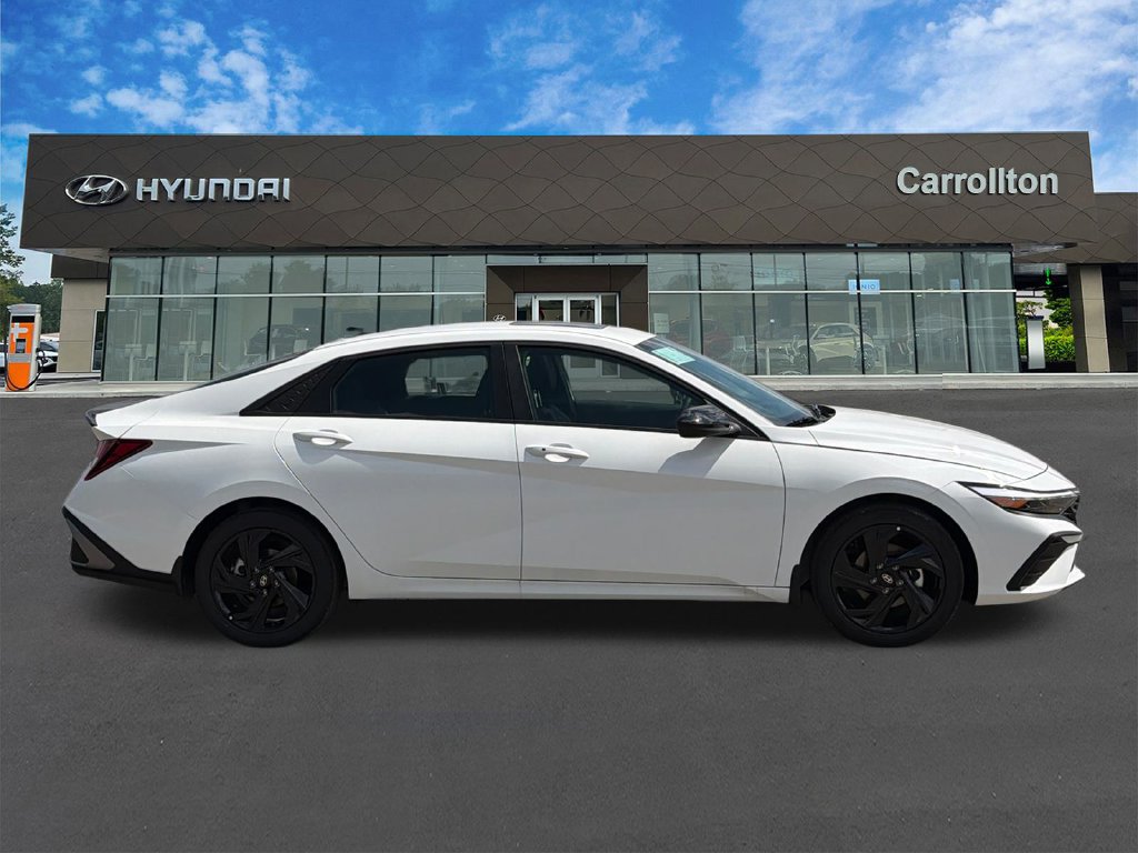 New 2026 Hyundai Elantra SEL Sport FWD image 5
